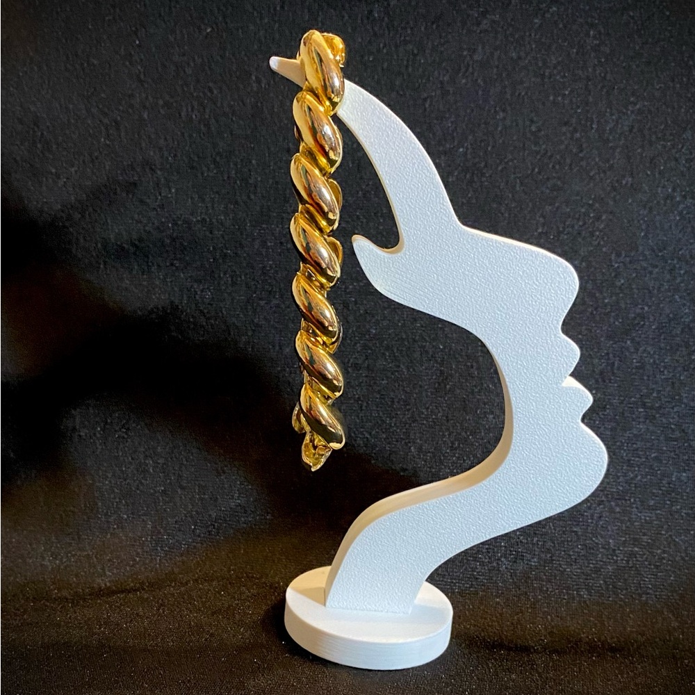 Gold-Tone Chunky Chain Bracelet - Looks like a million bucks on your arm